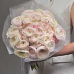 Моно букет из ранункулюсов