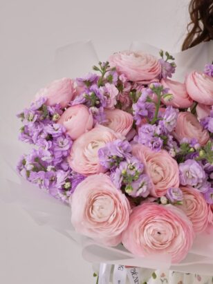 Дуо ранункулюсы и маттиола — изображение 2