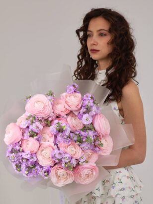 Дуо ранункулюсы и маттиола